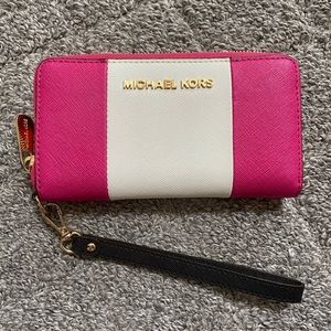 NWOT Michael Kors wristlet